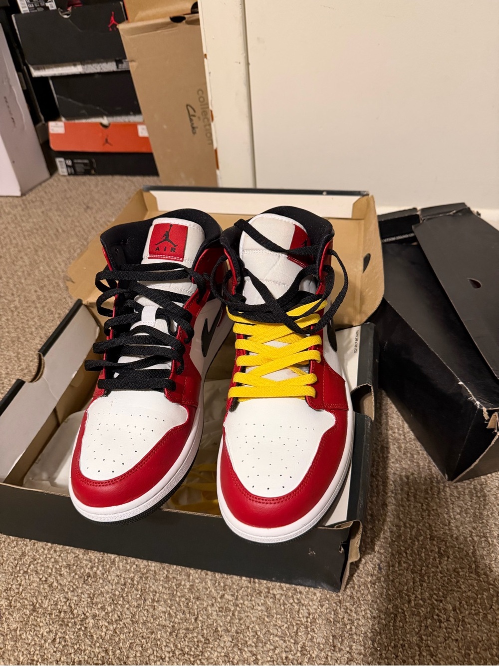 Jordan 1 Chicago Mid